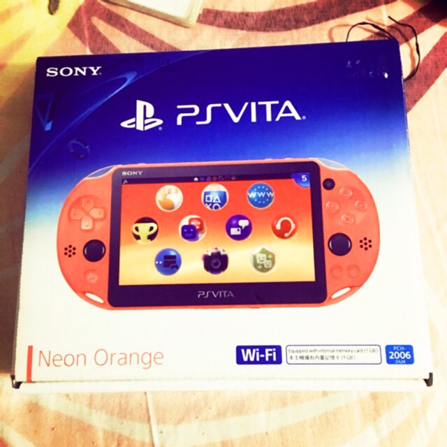 PSVITA PCH-2000 Neon Orange-