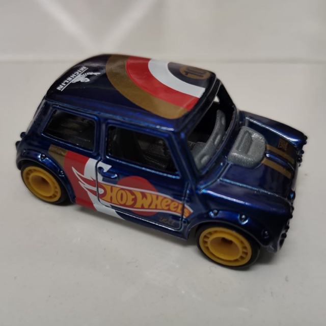 Hot wheels morris mini super hot sale treasure hunt