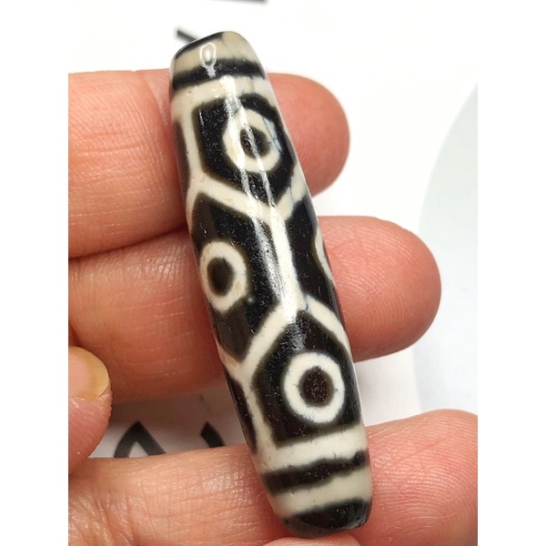 Dzi Bead 黒朱砂 亀甲 九眼 天珠ワールドNo.70