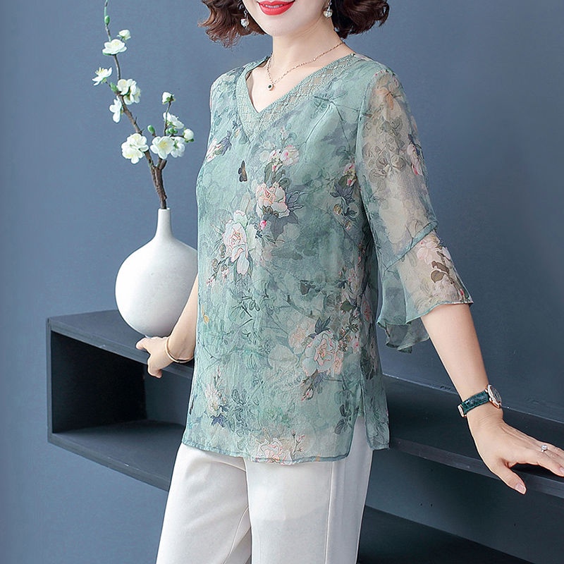 ♕Mom's summer floral chiffon shirt short-sleeved large size covering the  belly thin women's blouses age reduction