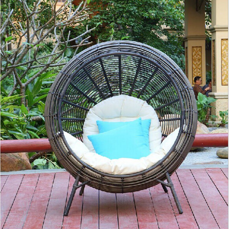Round rattan deals chair outdoor