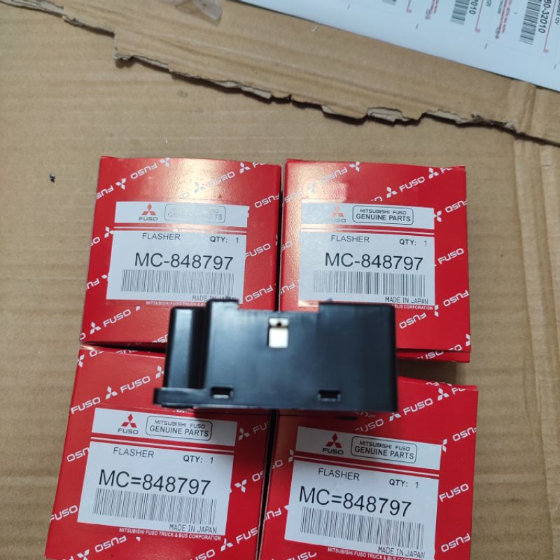 Mitsubishi FUSO 6-leg SEN FLASHER MC848797 | Shopee Malaysia