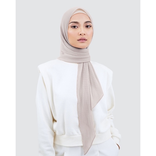 Piya Pleated Triangle Naelofar Pleated Piya Pleated Triangle Shawl