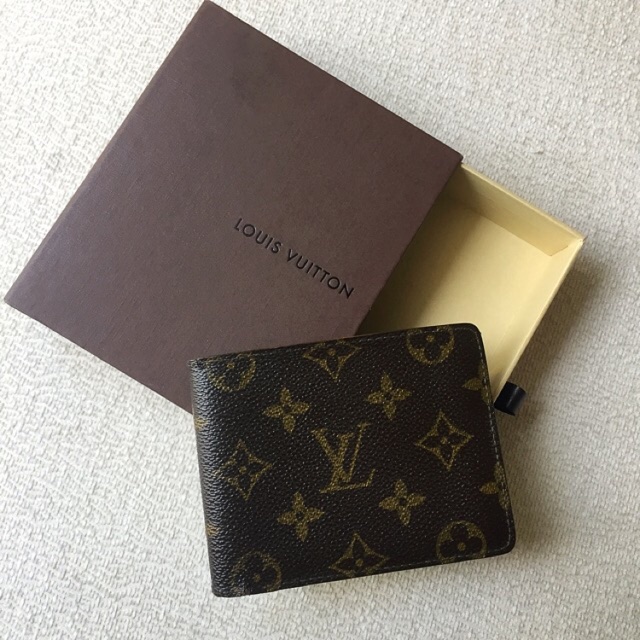 Authentic Louis Vuitton Bifold Men's Wallet