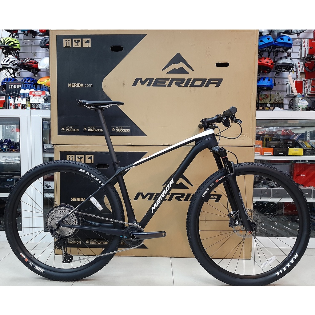 Merida carbon mountain cheap bike