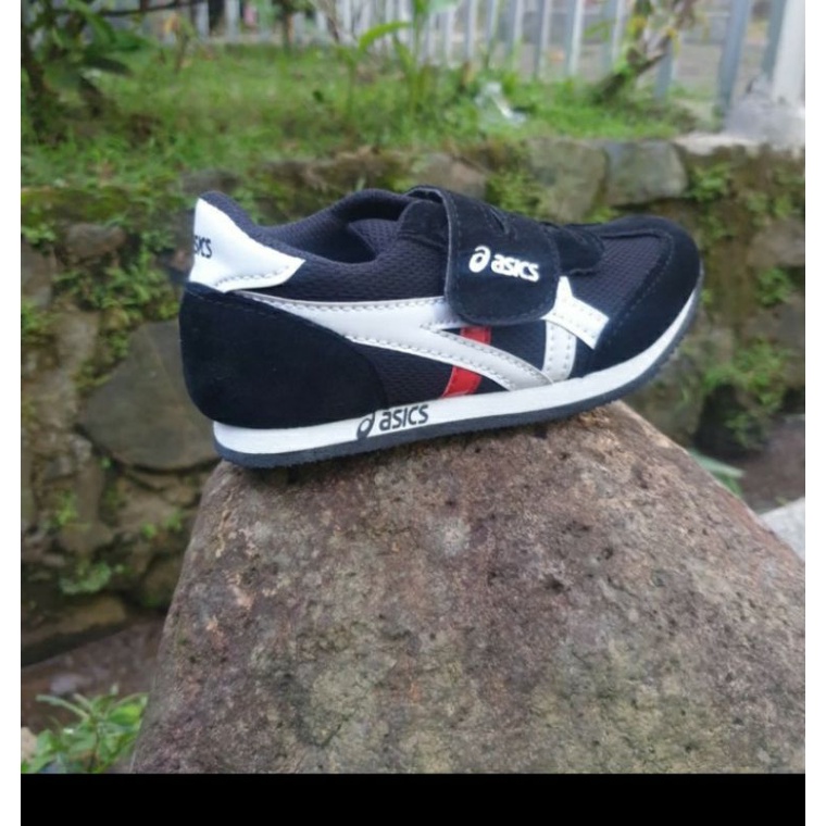 Seneakres Boys Shoes...Black And White cwo School Shoes | Shopee Malaysia