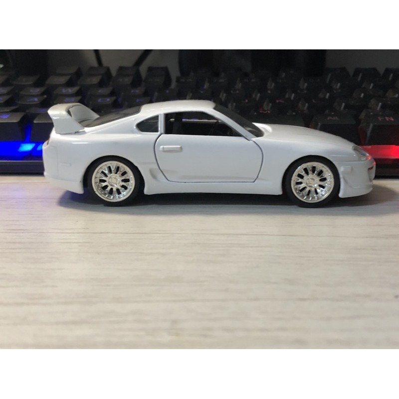 Voiture Fast & Furious Toyota Supra 1:24 - Avec Figurine Brian O'Conner - Portes Ouvrantes