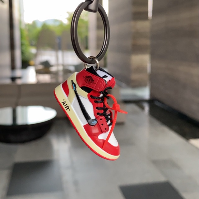 Off white best sale jordan 1 keychain