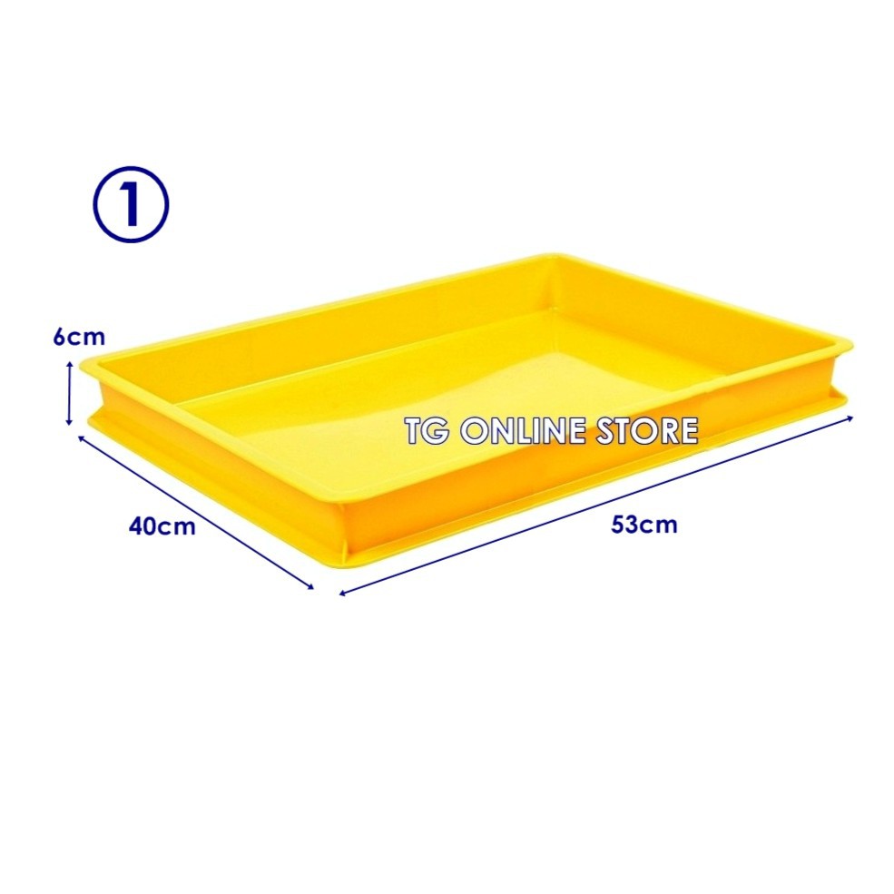 Plastic cake outlet tray