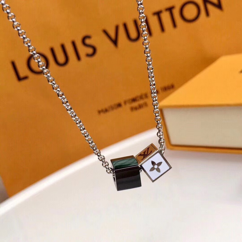 Louis vuitton dice deals necklace