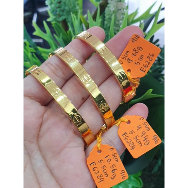 Bangle cartier price hot sale