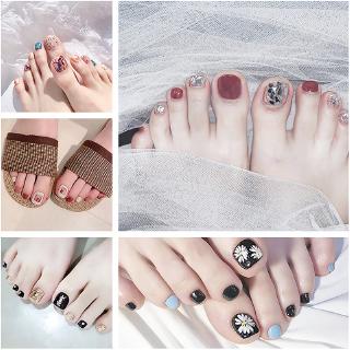 Nét đáng yêu và tươi trẻ sẽ được thể hiện rõ qua việc trang trí móng tay bằng các loại nail sticker thú vị. Hãy tham khảo các hình ảnh về pedicure stickers để có thêm ý tưởng sáng tạo cho bản thân.