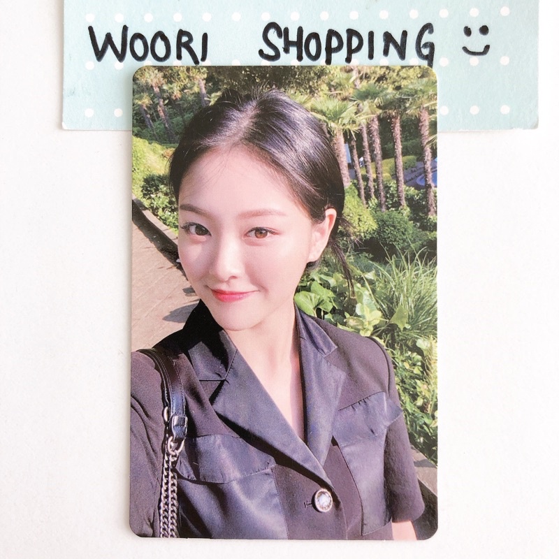 LOONA 2022 Concert [ LOONAVERSE : FROM ] Official Trading Card