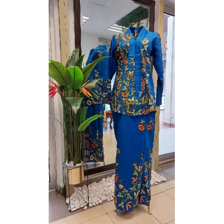 Kebaya Modern In Classic Batik Motifs | Shopee Malaysia