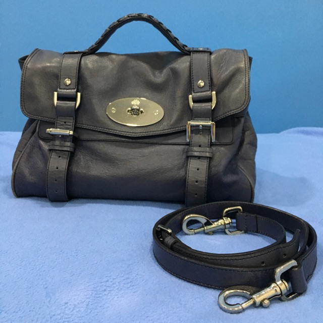 Selling cheap mulberry handbags