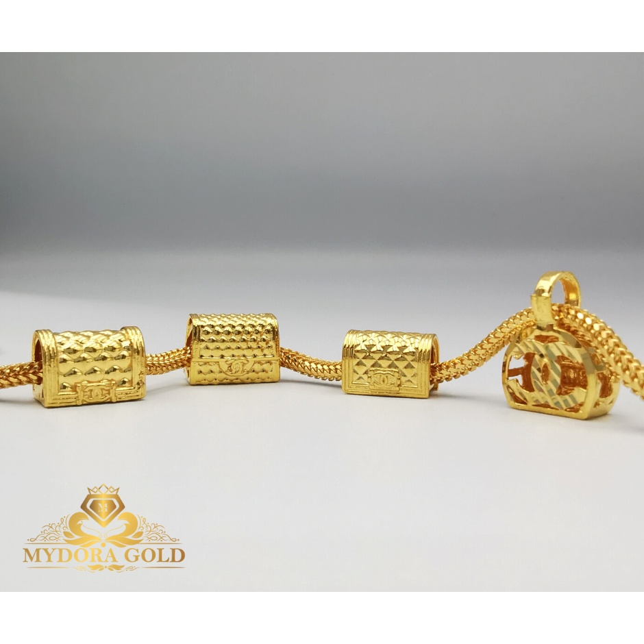 916 Gold Chanel Pandora Charm/Pendant, Luxury, Accessories on Carousell