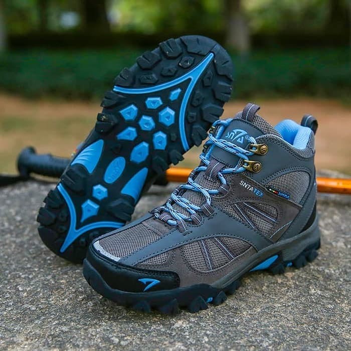 Waterproof Trekking Shoes