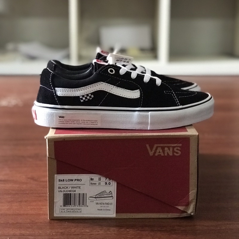 Black low 2024 pro vans