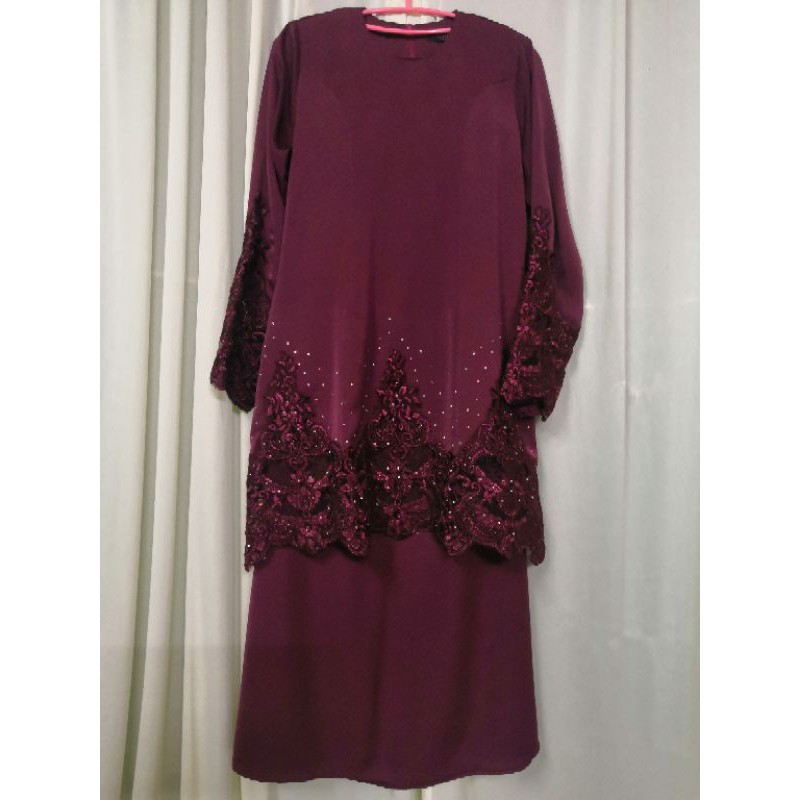 Burgundy baju kurung store