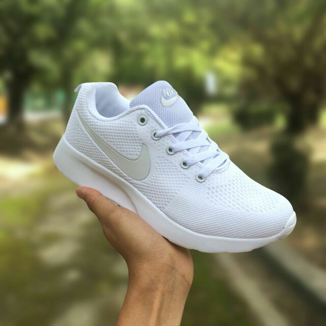 nike tanjun black friday