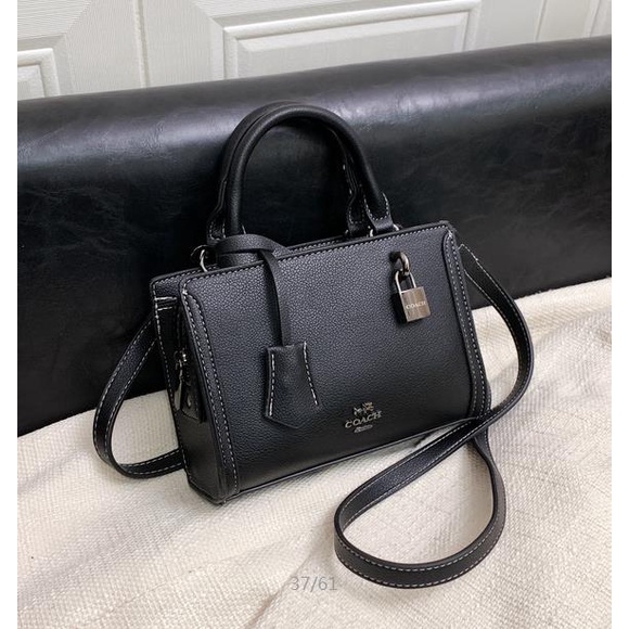 Coach single clearance strap shoulder bag