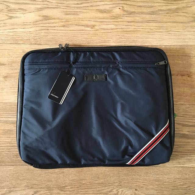 Fred perry 2025 laptop case