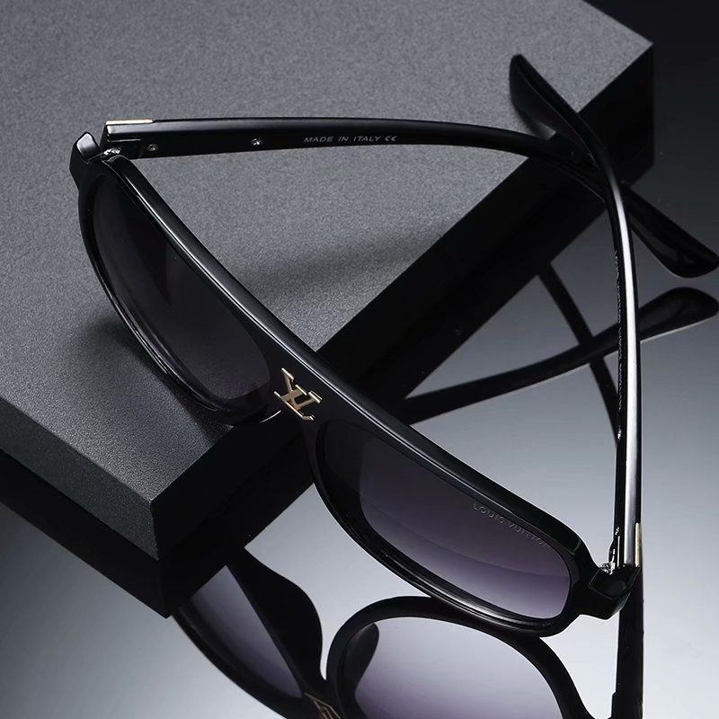 ✧Louis Vuitton same sunglasses male 2021 retro trendy sunglasses female  Korean version of the net red same glasses big f