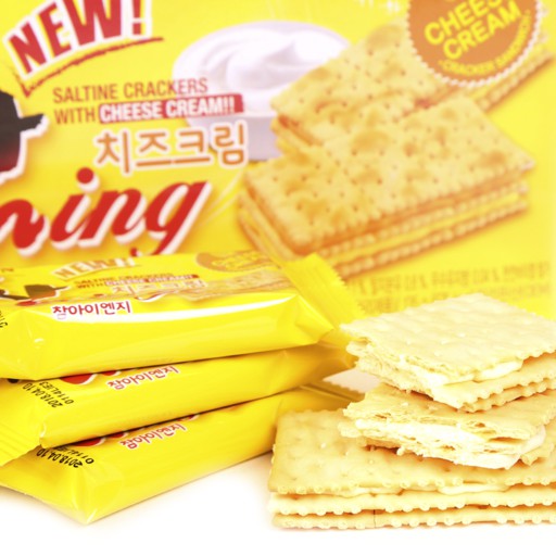 CROWN Korea Saltine Crackers with Cheese Cream 135g (15g x 9packs