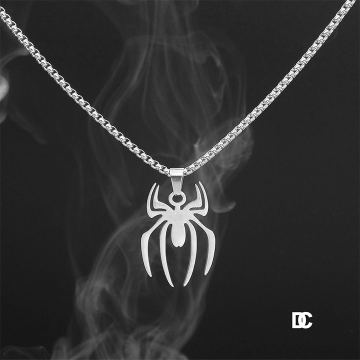 Spiderman necklace 18k gold outlet