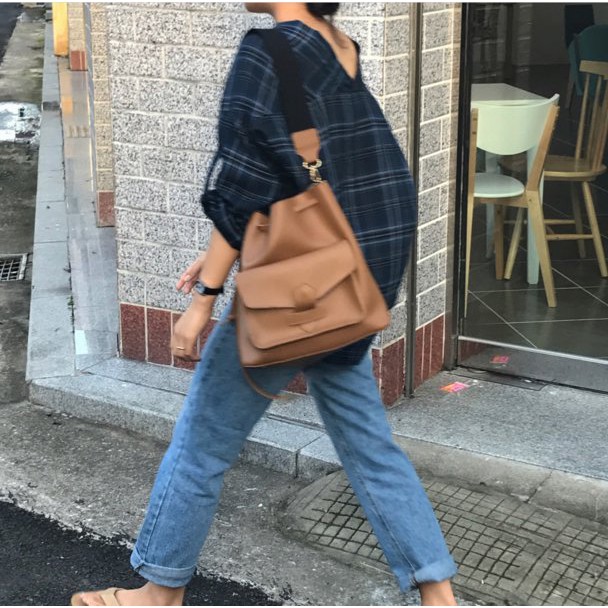 Wide strap bucket online bag