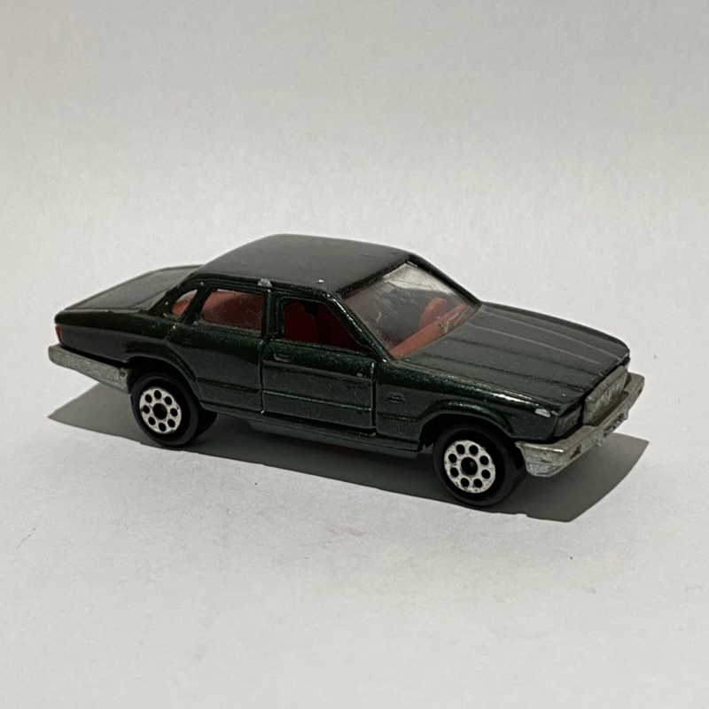 Majorette 1:64 Jaguar Xj6 Diecast Loose Rivet 