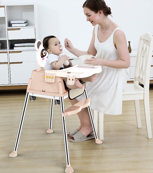 High chair seat outlet that attaches to table