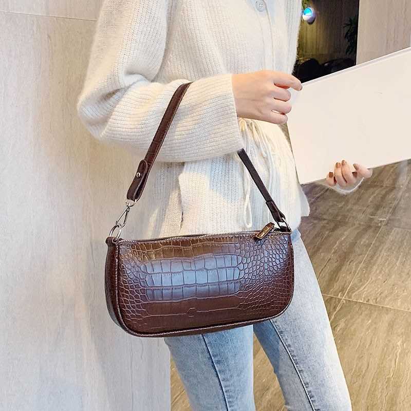 Short strap best sale shoulder bag