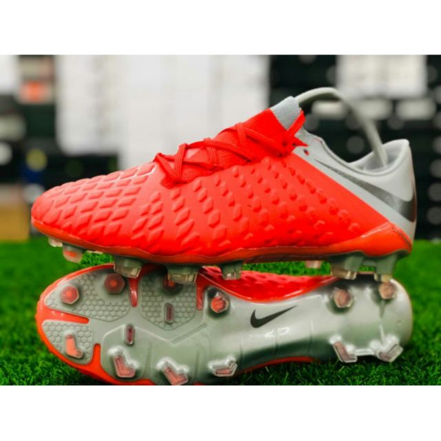 Nike hypervenom phantom 3 raised deals on concrete