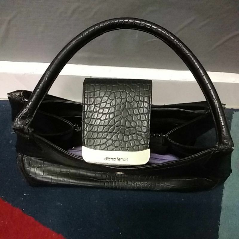 DIANA FERRARI handbag preloved Shopee Malaysia