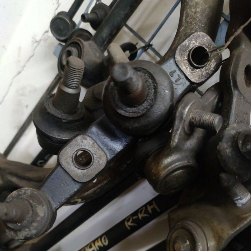 Lower arm ball joint Mark X Toyota original USED Shopee Malaysia