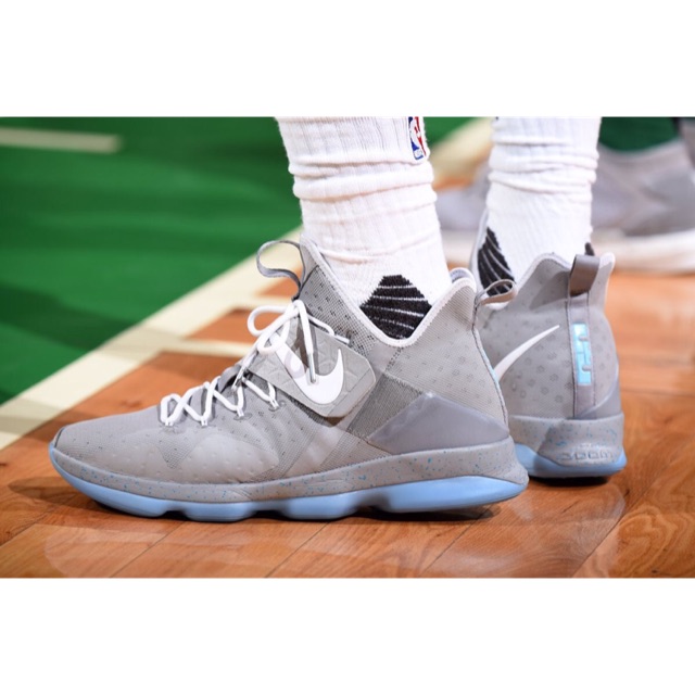 Air mag outlet lebron 14