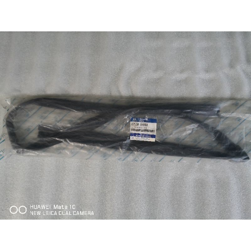 HYUNDAI i10 20082012 FRONT DOOR WINDOW GLASS RUN/RUBBER LEFT