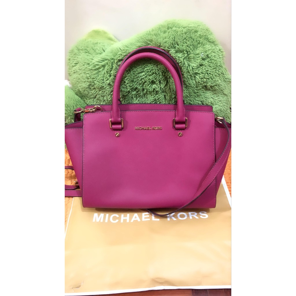 Michael kors outlet selma medium measurements