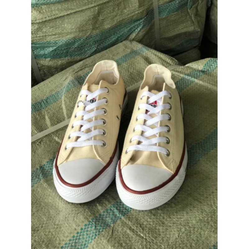 Converse cream low top on sale