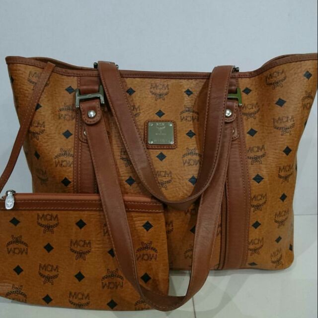 Authentic MCM Enamel Tote Bag for Sale in Albert Lea, MN - OfferUp