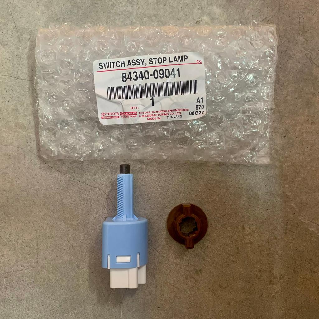 Toyota Hilux KUN25, GUN125, Hiace KDH200, Innova Brake Switch (ORIGINAL