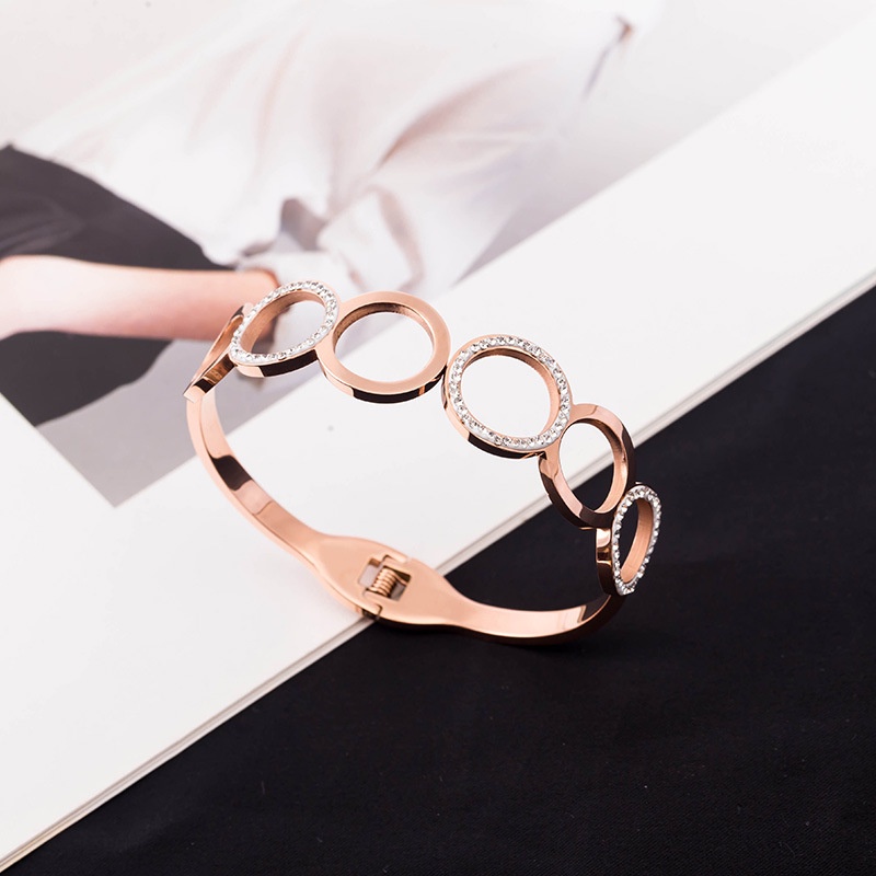 Women's Fashion Titanium Steel Fine Polished Surface Bracelet