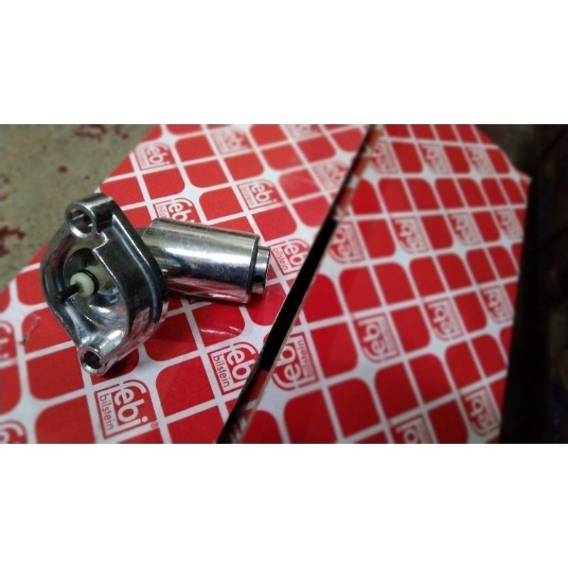 Connector To Flow Divider For Mercedes M100 M102 M103 M104 M110 Engines – United Classic Parts