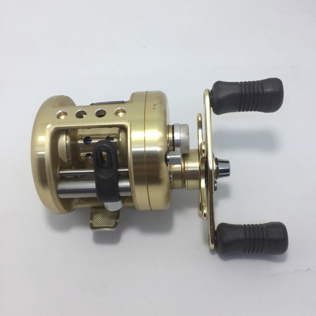 よし　SHIMANO CALCUTTA 101XT リール SHIMANO シマノ CALCUTTA 101XT リール ブレーキシュー2個のみ