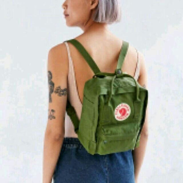 Kanken mini best sale leaf green