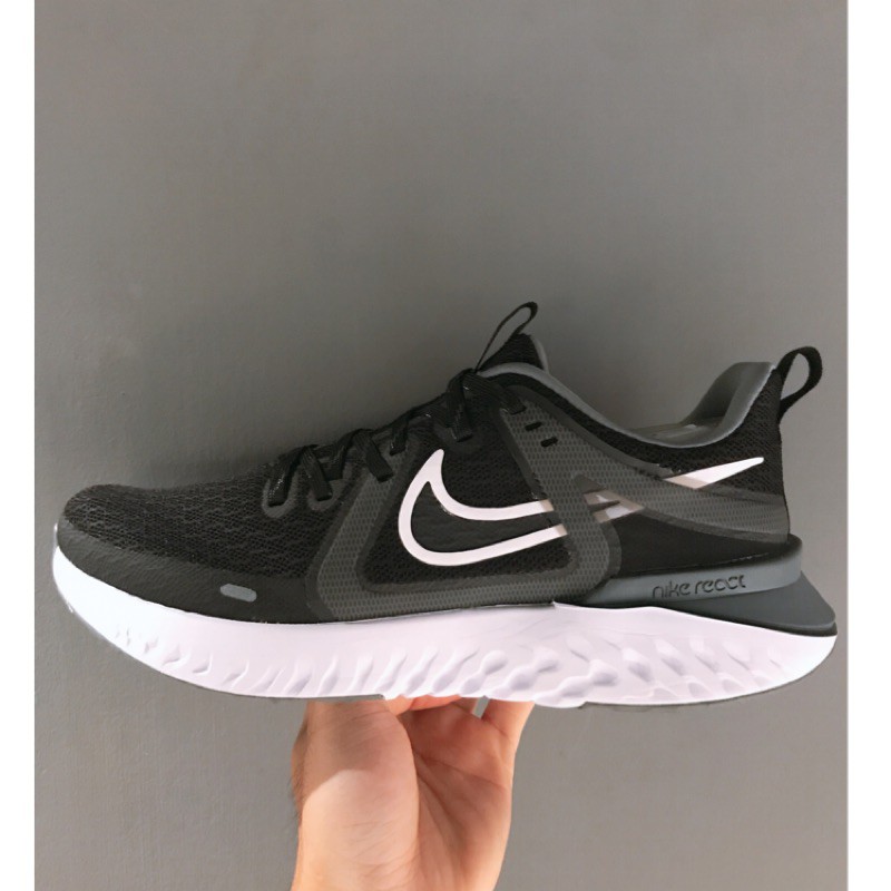 Nike hotsell 2e shoes