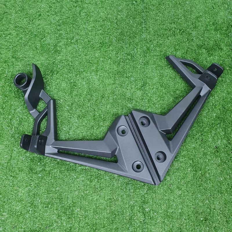 YAMAHA LC135 LC 135 135LC V2 REAR FOOTREST BRACKET / REAR FOOT REST