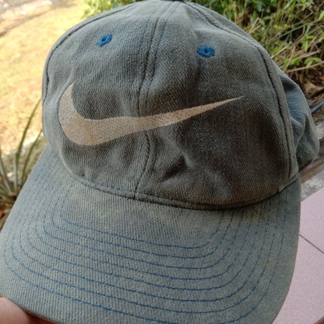 Vintage Nike Beige Distressed Taiwan Fitted 7 1/4 Cap Hat