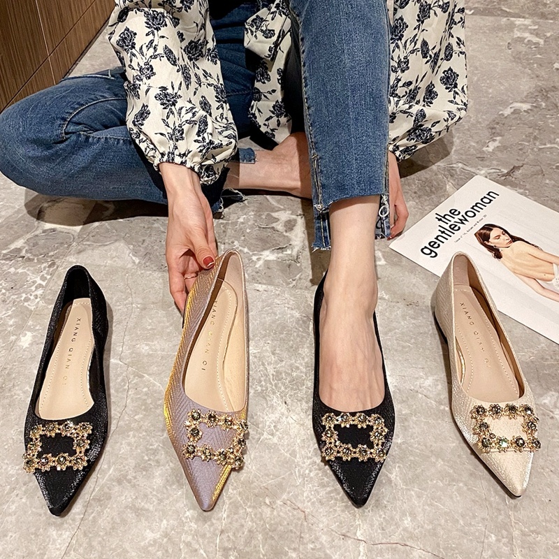 Womens best sale rhinestone flats